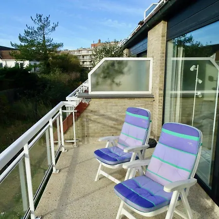 Seastar Apartment